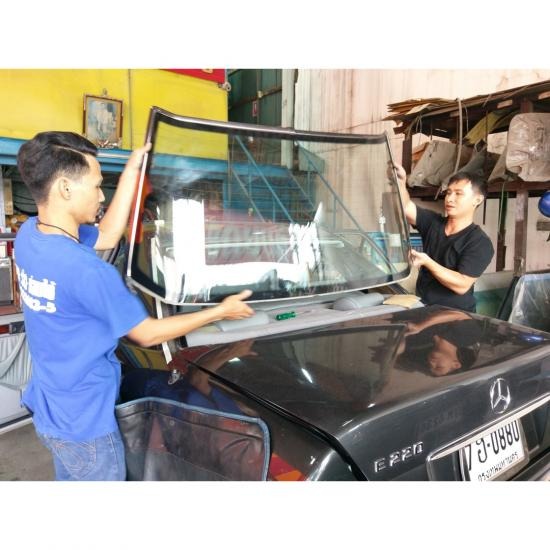 รับซ่อมกระจกรถยนต์แตก - ติดตั้งกระจกรถยนต์ พัฒนาการ-สินไทย กระจกรถยนต์ (1997)